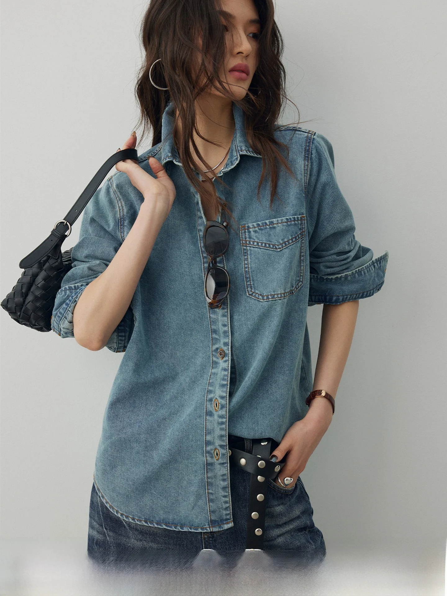 KEARA Vintage Blue Washed Denim Shirt Women's Spring Casual Long Sleeve Top Comfortable Breathable Cotton Commute Wear
KEARA Vintage Blue Washed Denim Shirt Women's Spring Casual Long Sleeve Top Comfortable Breathable Cotton Commute Wear
