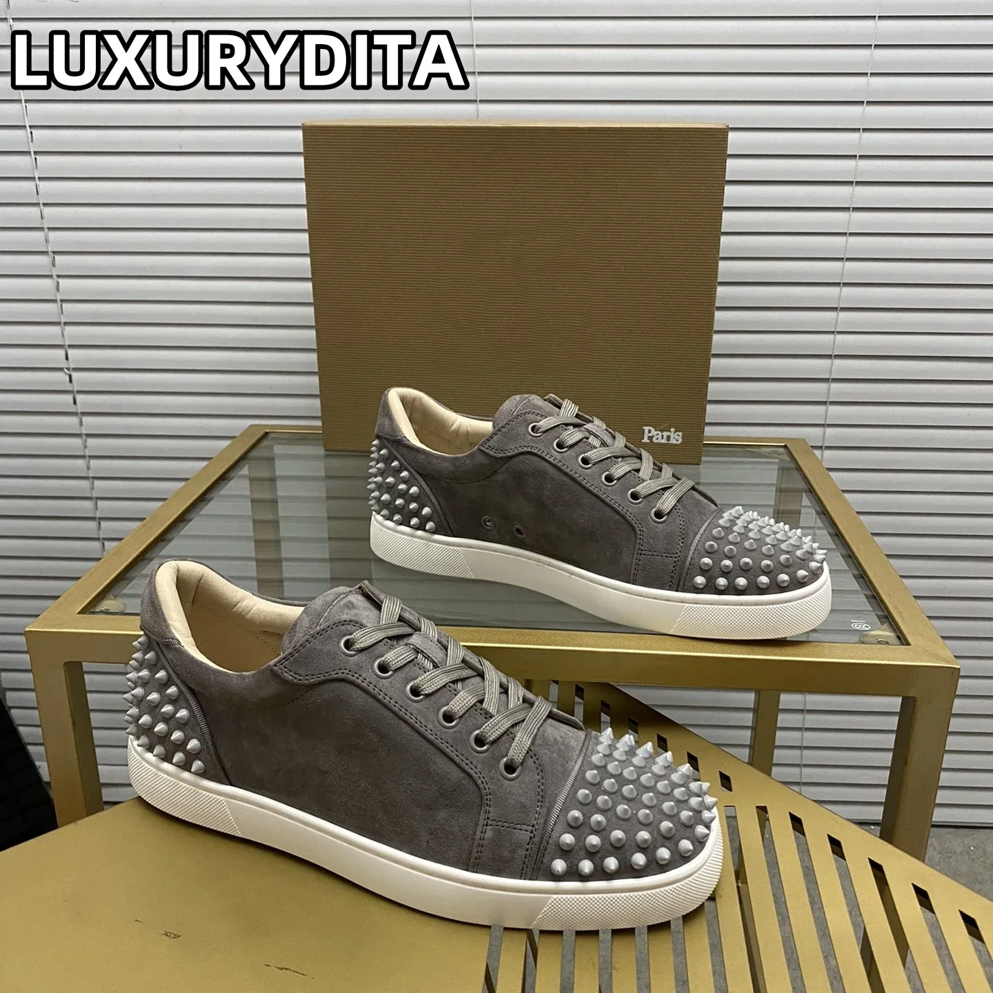 Top Quality Womens Trendy Casual Tennis Shoes Luxury Mens Real Leather Sneakers 35-48 Designr Rivet Red Soled Lovers Shoes M0098
Top Quality Womens Trendy Casual Tennis Shoes Luxury Mens Real Leather Sneakers 35-48 Designr Rivet Red Soled Lovers Shoes M0098