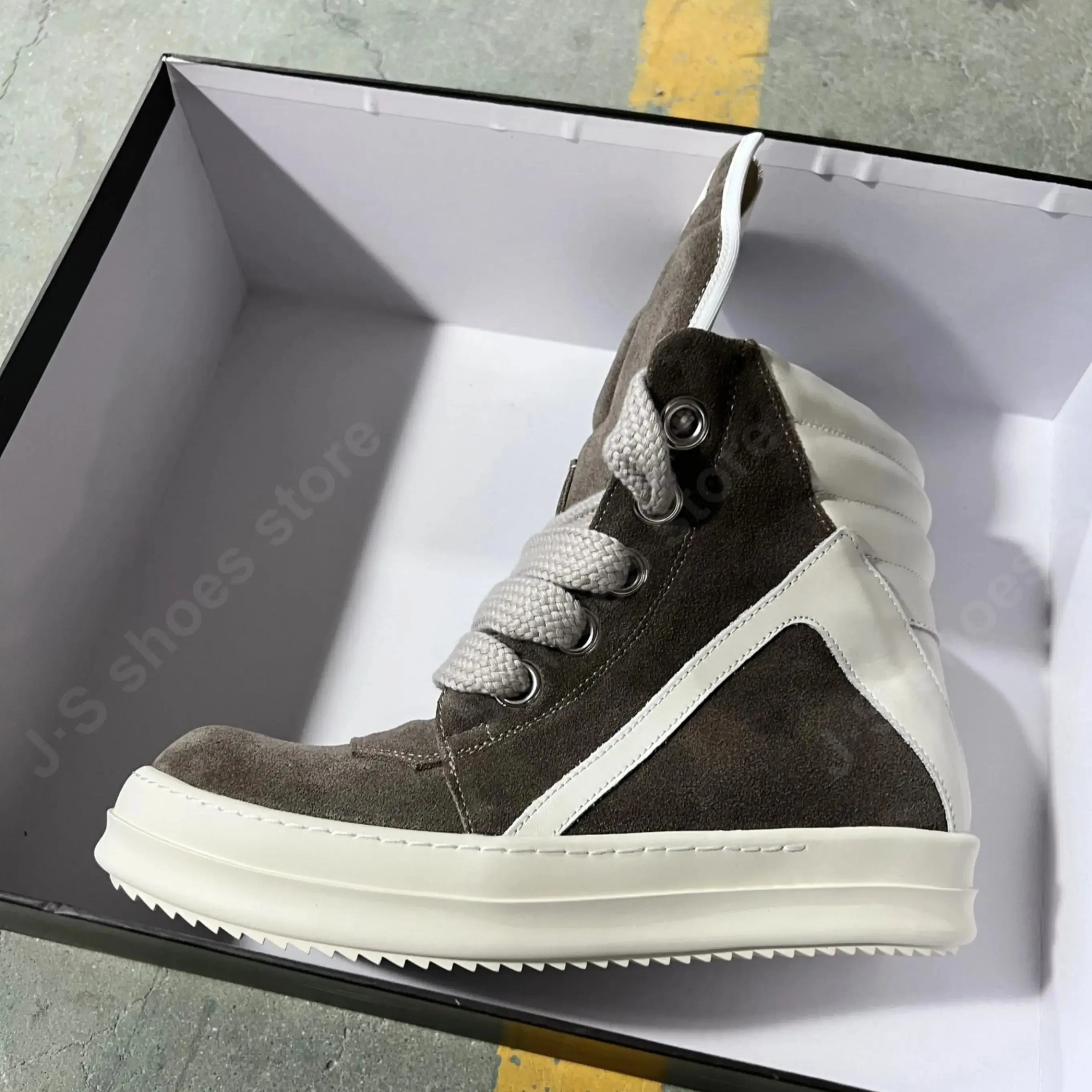 Ricks Men Shoe Ankle Boot Women Sneaker Owens High Top Casual Brown Suede Boots Jumbo Laces Zipper Leather Shoes Sneakers
Ricks Men Shoe Ankle Boot Women Sneaker Owens High Top Casual Brown Suede Boots Jumbo Laces Zipper Leather Shoes Sneakers