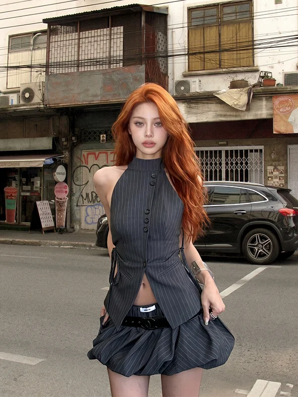 Retro Grey Stripe Set Backless Top Sleeveless Vest Women Summer Slimming Bloomer Skirt Fashion Set Breathable Casual Wear
Retro Grey Stripe Set Backless Top Sleeveless Vest Women Summer Slimming Bloomer Skirt Fashion Set Breathable Casual Wear