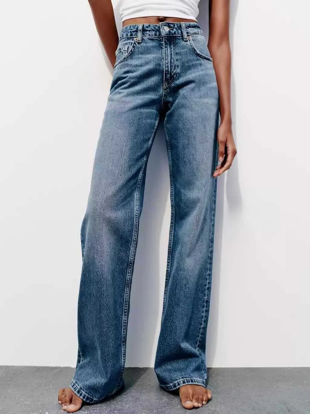 Spring Summer New Arrival Wide Leg High Waist Long Floor Length Denim Jeans for Women Straight Cut Deep Blue Zipper Closure
Spring Summer New Arrival Wide Leg High Waist Long Floor Length Denim Jeans for Women Straight Cut Deep Blue Zipper Closure