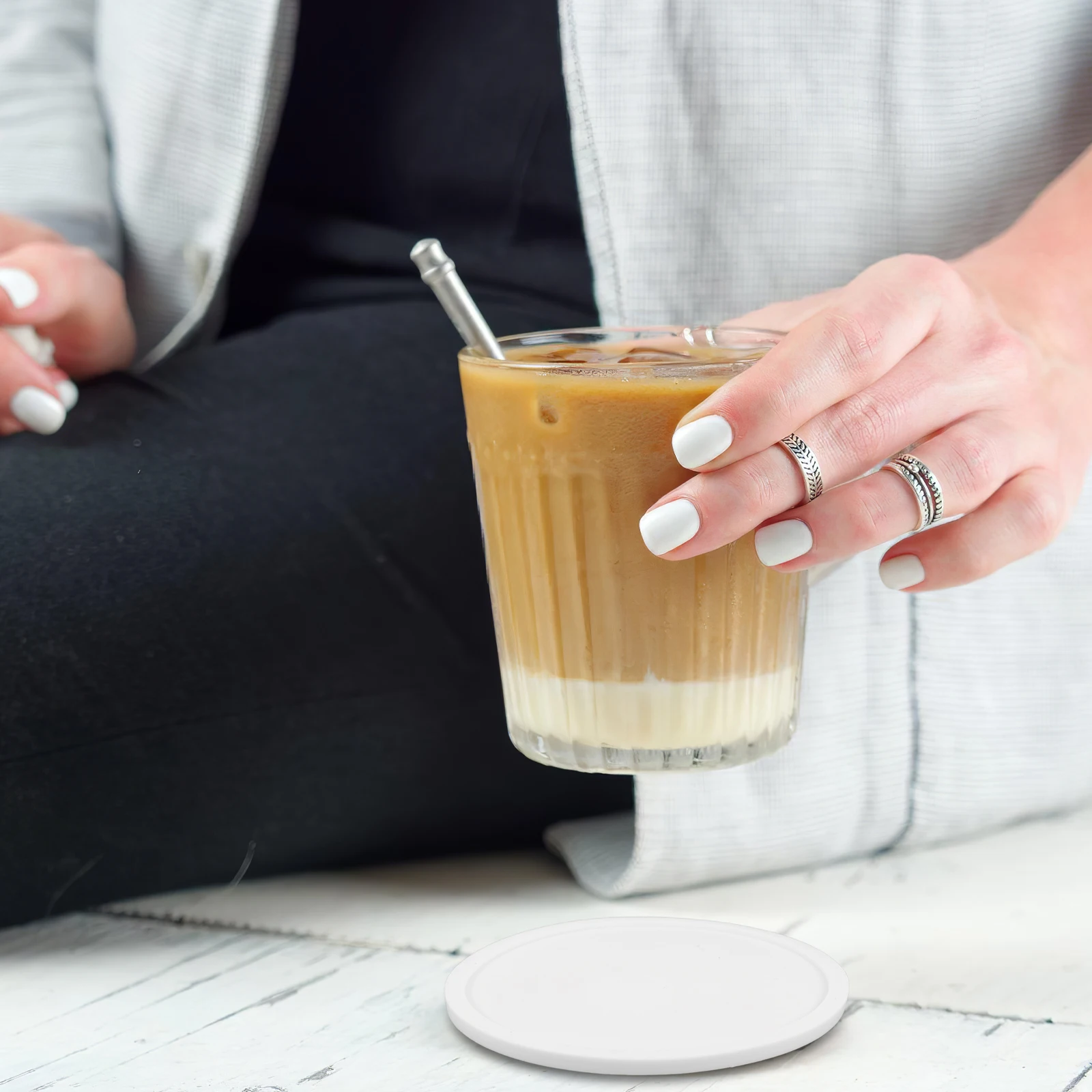 4pcs Silicone For Drinks Non Slip Round Thickened Heat Resistant White Mats Kitchen Home Use Beverage Mat Table Cup
4pcs Silicone For Drinks Non Slip Round Thickened Heat Resistant White Mats Kitchen Home Use Beverage Mat Table Cup