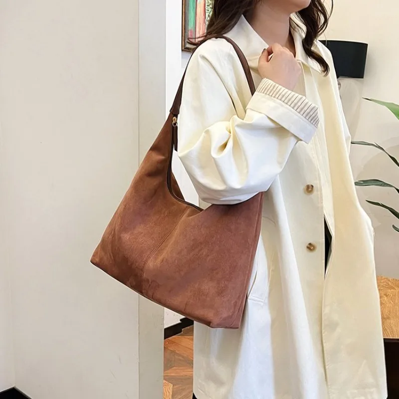 Trendy Vintage Designer Diaper Bags For Women Large Capacity Leather Tote Bag Elegant Minimalist Classic Luxury Fashion
Trendy Vintage Designer Diaper Bags For Women Large Capacity Leather Tote Bag Elegant Minimalist Classic Luxury Fashion