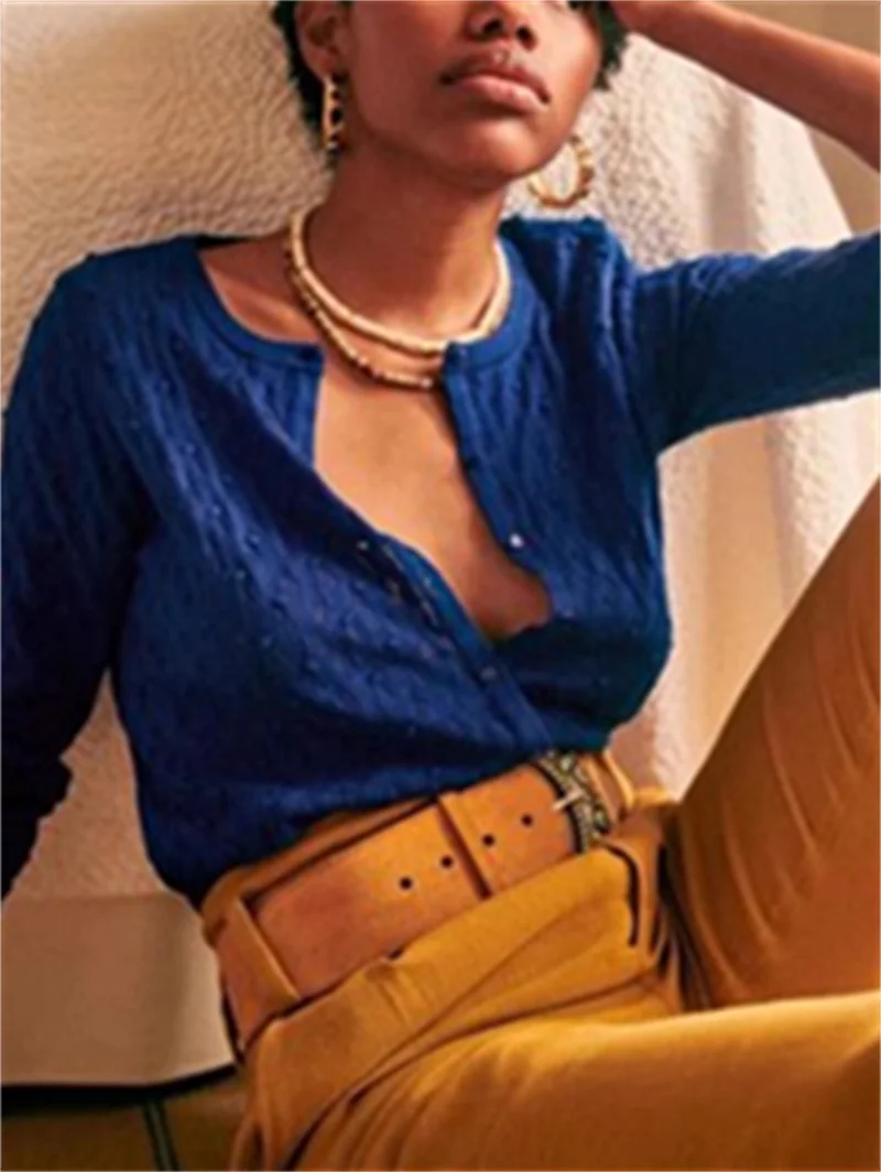 Autumn 2024 New Women's Solid Color Thin Long-Sleeved Cardigan O-Neck Single-Breasted All-Match Ladies Knitted Sweater Jacket
Autumn 2024 New Women's Solid Color Thin Long-Sleeved Cardigan O-Neck Single-Breasted All-Match Ladies Knitted Sweater Jacket
