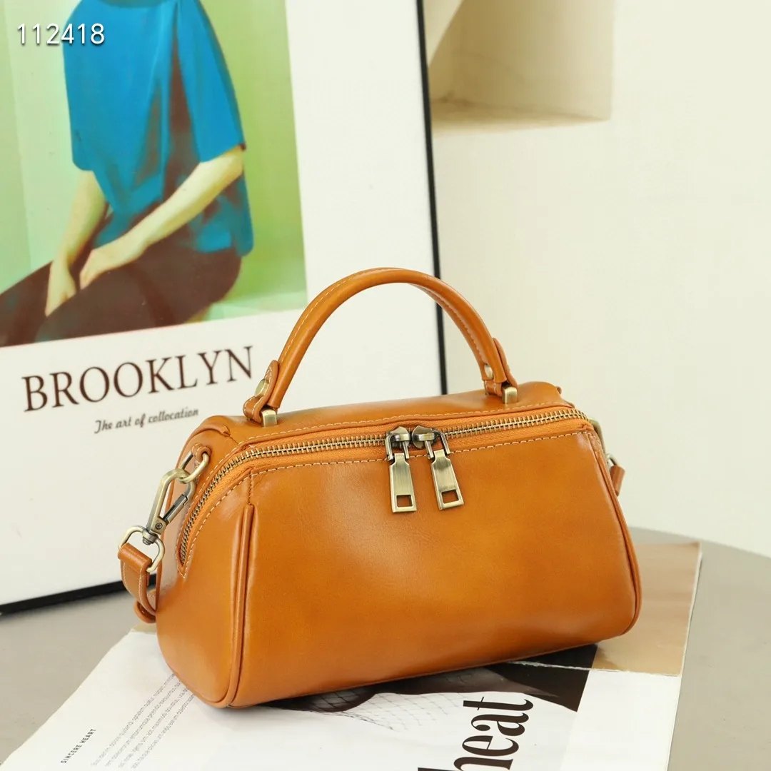 Small Real Cow Leather Tote Bag Women Oilwax Genuine Leather Handbag Solid Pattern Ladies Shoulder or Crossbody Bag
Small Real Cow Leather Tote Bag Women Oilwax Genuine Leather Handbag Solid Pattern Ladies Shoulder or Crossbody Bag