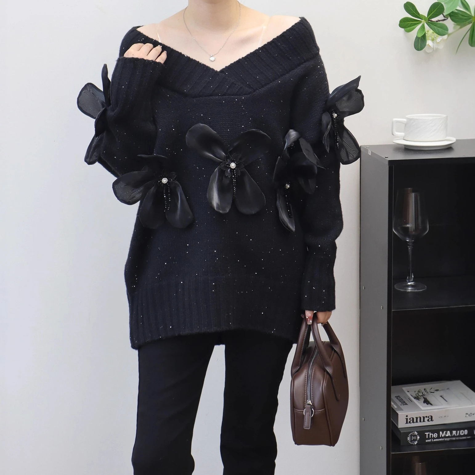 Pullovers Women Sweaters Sequin Jumpers 3D Flower Full Sleeves V Neck Loose Fit Thick Warm Y2k Streetwear Elegant 2025 Autumn
Pullovers Women Sweaters Sequin Jumpers 3D Flower Full Sleeves V Neck Loose Fit Thick Warm Y2k Streetwear Elegant 2025 Autumn
