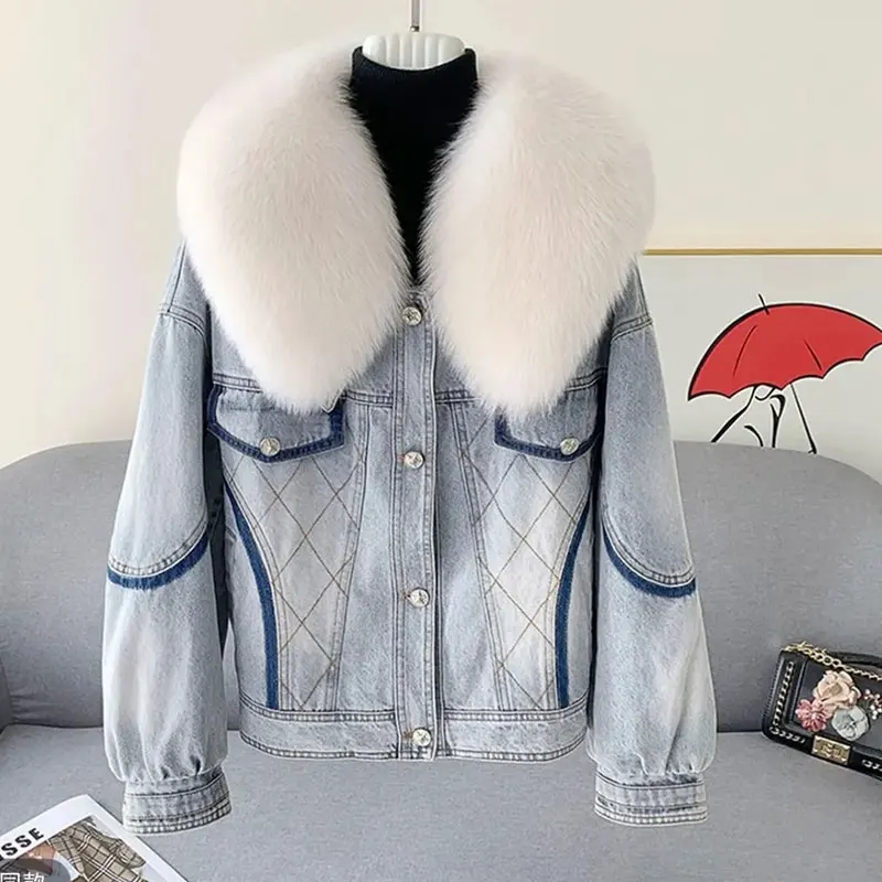 High-End Elegant Denim Goose Down Down Jacket For Women Oversized Fox Detachable Short Loose Thickened Warm Fashionable Coat
High-End Elegant Denim Goose Down Down Jacket For Women Oversized Fox Detachable Short Loose Thickened Warm Fashionable Coat