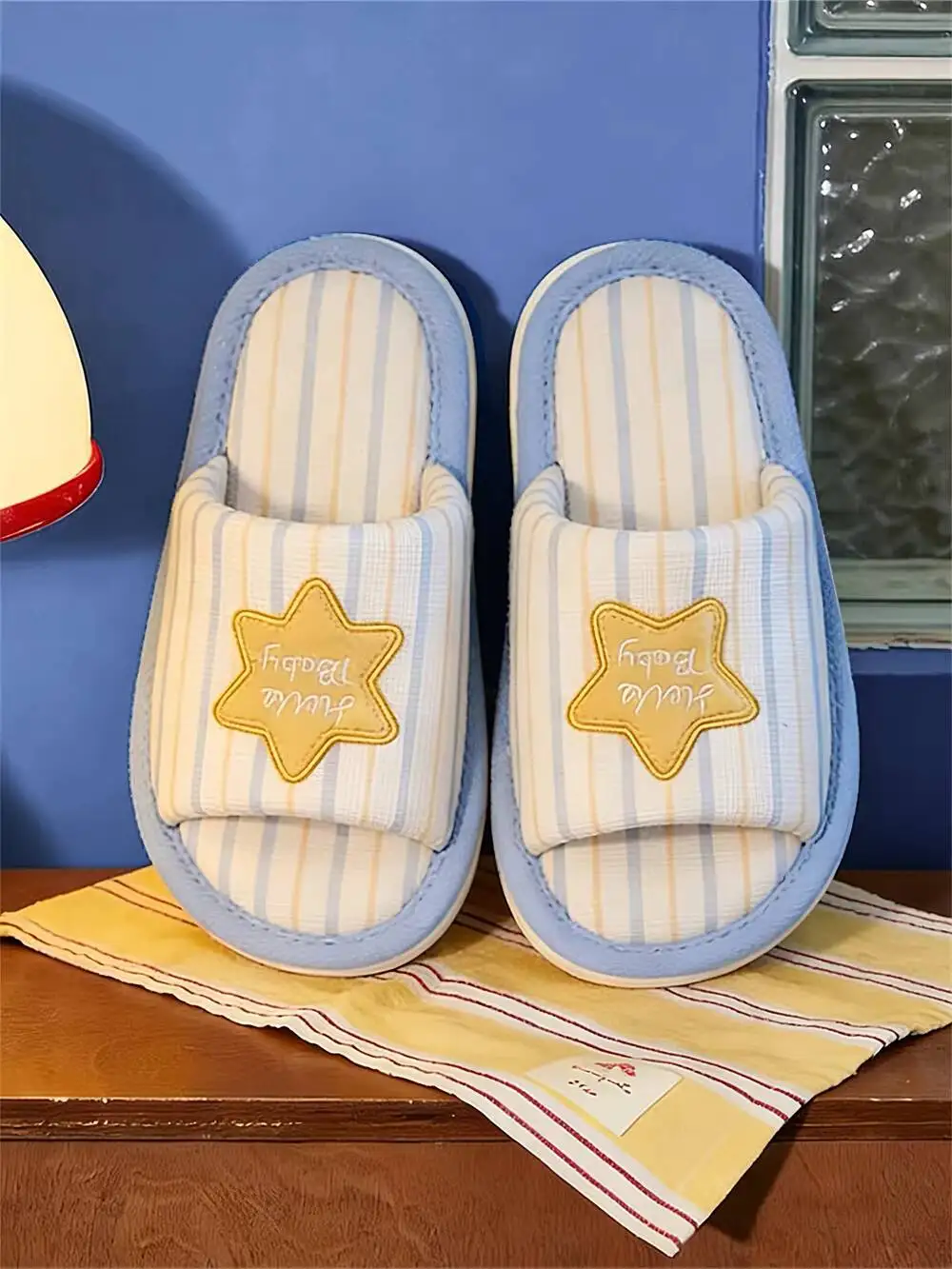 Women's Home Star Slippers 2026 Spring Summer Sweat Absorbent Non-Slip Soft Sole Vertical Stripe Linen Indoor Household Slippers
Women's Home Star Slippers 2026 Spring Summer Sweat Absorbent Non-Slip Soft Sole Vertical Stripe Linen Indoor Household Slippers
