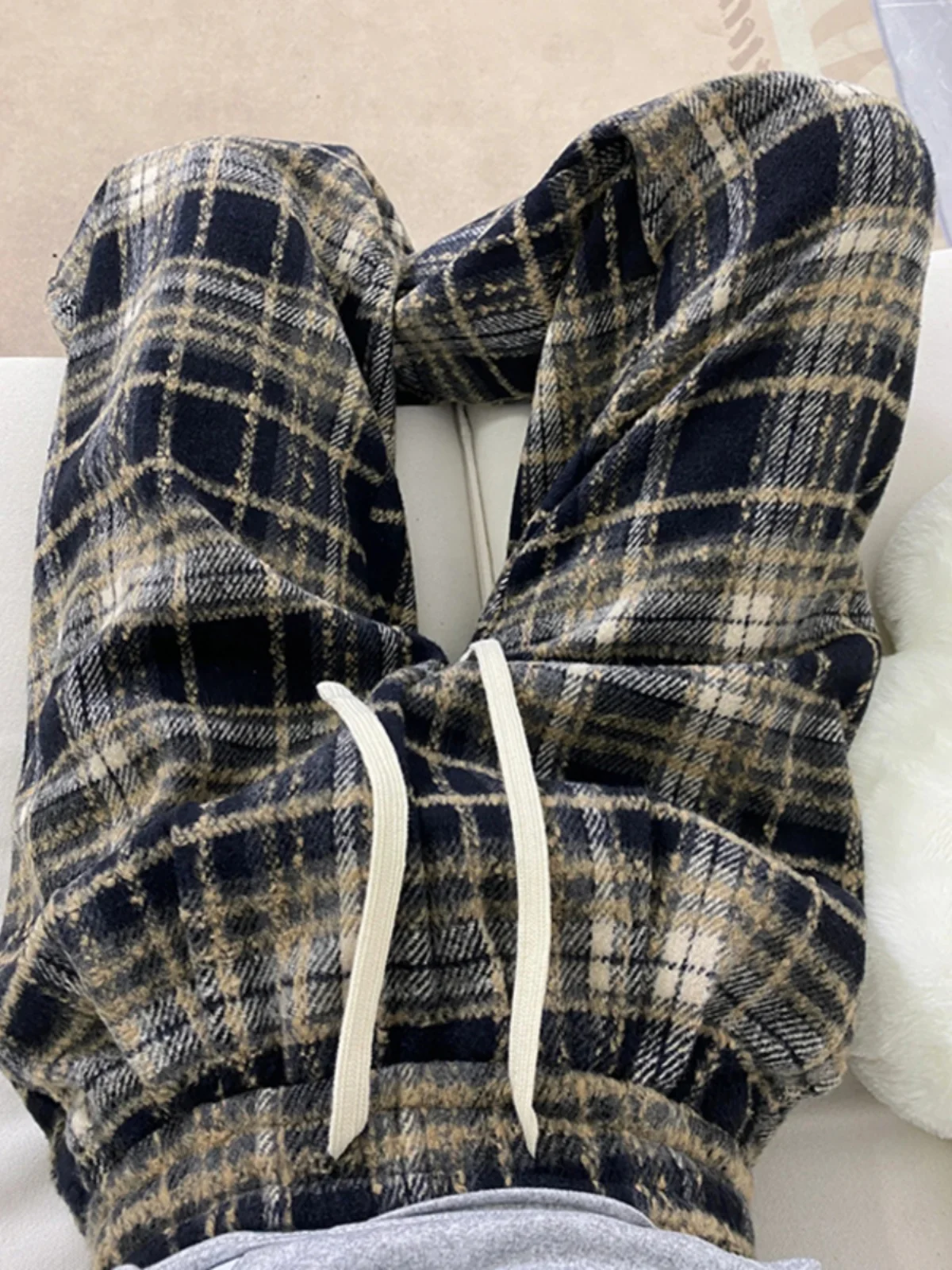 Мужские шерстяные брюки в клетку Bla, осенне-зимние, в американском ретро-стиле, прямые, модные, брендовые, широкие, прямого кроя
Мужские шерстяные брюки в клетку Bla, осенне-зимние, в американском ретро-стиле, прямые, модные, брендовые, широкие, прямого кроя