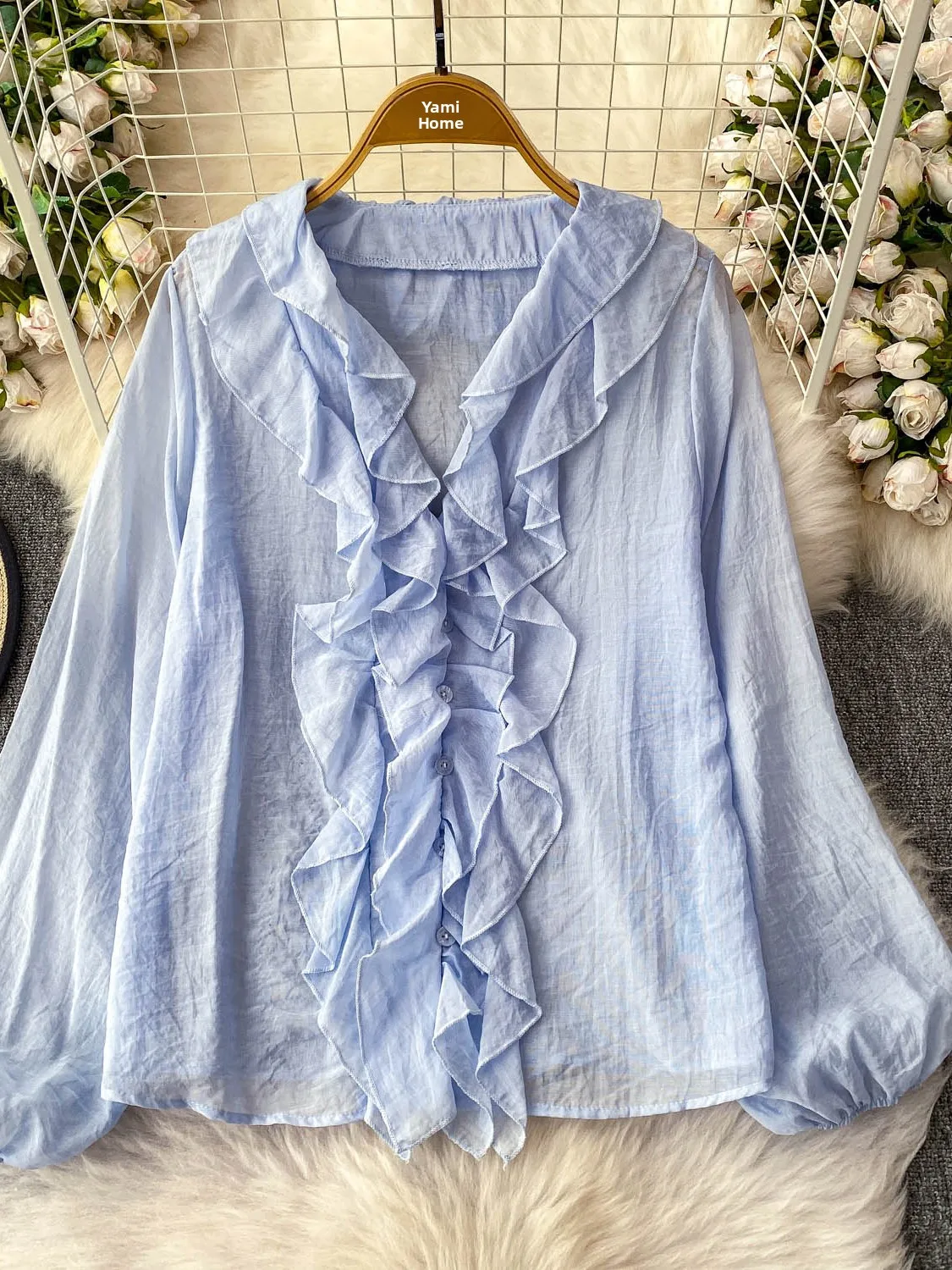 Gentle Blue Lace Trim V-Ne Lantern Sve irt Women's Loose Slimming Chiffon Top Single Button Autumn Faion Korean Sle
Gentle Blue Lace Trim V-Ne Lantern Sve irt Women's Loose Slimming Chiffon Top Single Button Autumn Faion Korean Sle