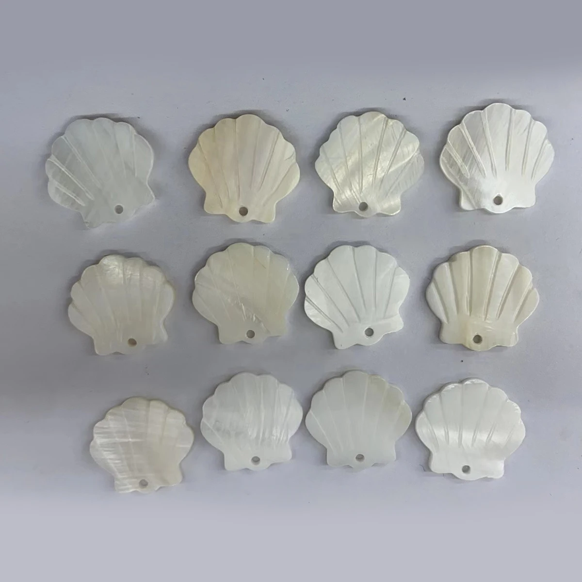 20x21mm 10Pcs Elegant Exquisite Freshwater Shell Beads and Pendants, Natural Craft Charms for DIY Fashion Necklaces and Chains
20x21mm 10Pcs Elegant Exquisite Freshwater Shell Beads and Pendants, Natural Craft Charms for DIY Fashion Necklaces and Chains