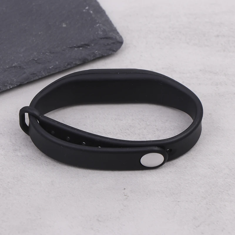 Adjustable Pure Black Silicone RFID Wristband 125KHz/13.56MHz 14443A IC Chip Waterproof Wristband Bracelet
Adjustable Pure Black Silicone RFID Wristband 125KHz/13.56MHz 14443A IC Chip Waterproof Wristband Bracelet