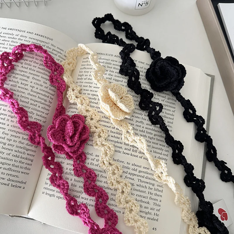 Hand-hooked rose knitted scarf multifunctional niche stylish necklace neck decoration spring-summer new can be used
Hand-hooked rose knitted scarf multifunctional niche stylish necklace neck decoration spring-summer new can be used
