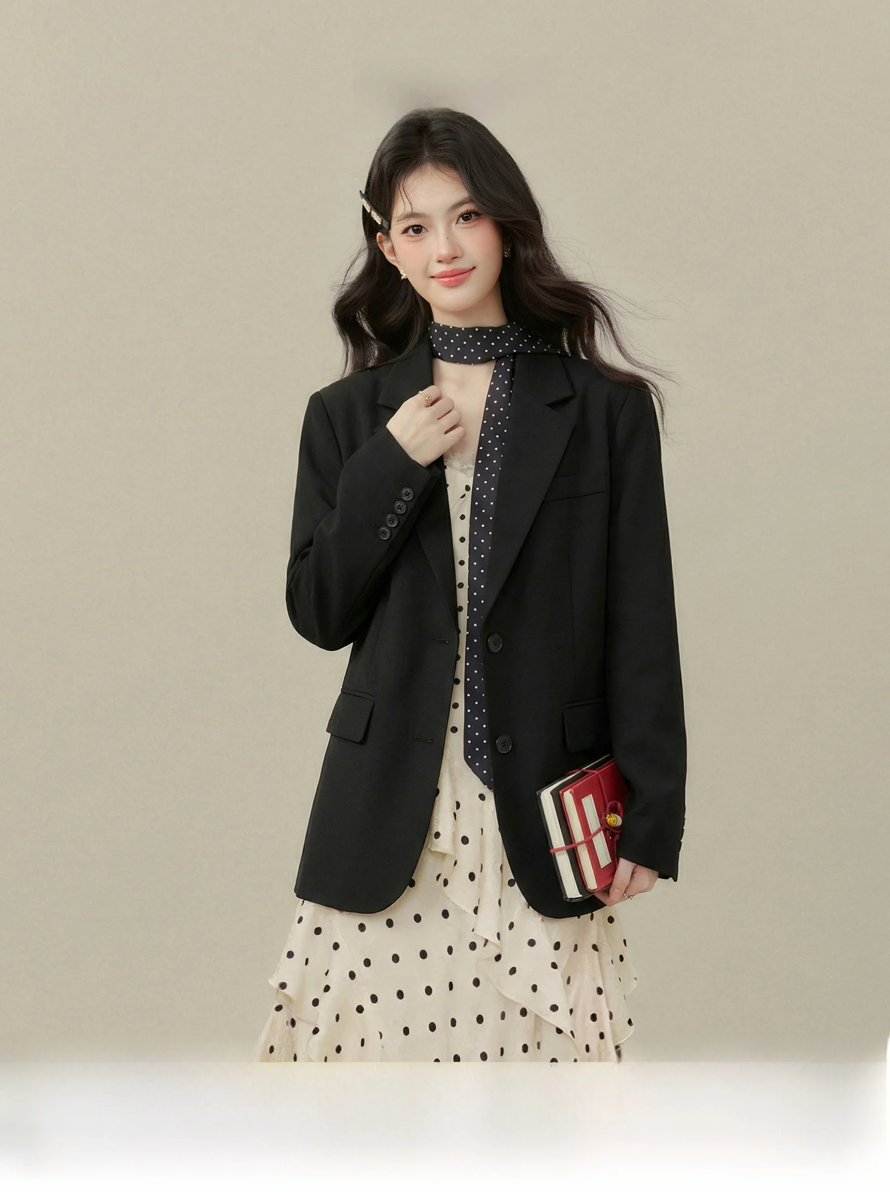 Ouyang Xi Women's Loose Fit Casual Bla Suit Jaet 2026 Spring New Sle Long Sve Faionable Top Quali Outerwear
Ouyang Xi Women's Loose Fit Casual Bla Suit Jaet 2026 Spring New Sle Long Sve Faionable Top Quali Outerwear