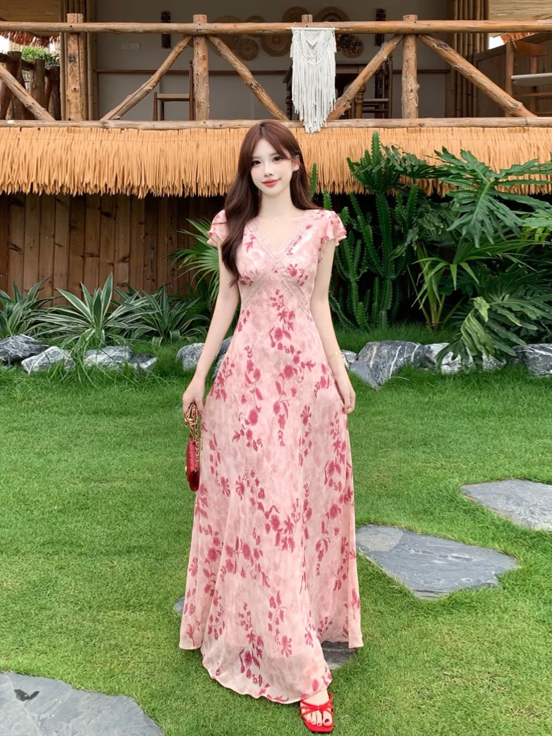 plus Size Women's Floral Lace Splice V-Neck Short Sleeve Dress Summer New Waist Cinching A-Line Skirt Korean Style Commute
plus Size Women's Floral Lace Splice V-Neck Short Sleeve Dress Summer New Waist Cinching A-Line Skirt Korean Style Commute