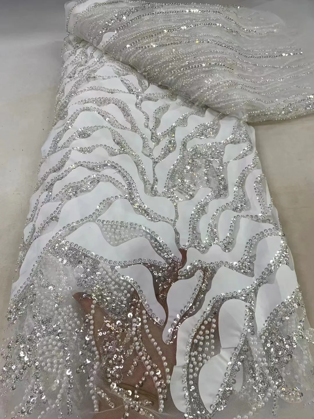African Sequins Beaded Lace Fabrics 2024 High Quality Embroidery French Nigerian Lace Fabric For Wedding Sewing Material
African Sequins Beaded Lace Fabrics 2024 High Quality Embroidery French Nigerian Lace Fabric For Wedding Sewing Material