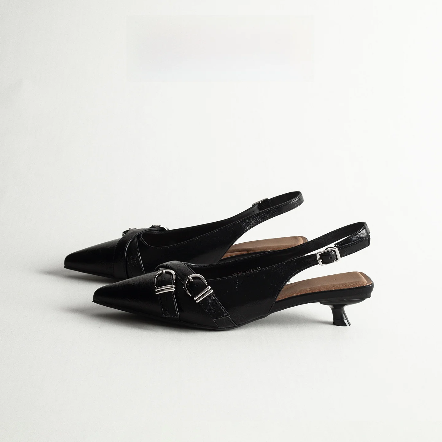 Leather Upgraded Version Women's Spring Summer Season Comfortable Hollow out Sandals Pointed Toe Slip-On Fashionable Shoes
Leather Upgraded Version Women's Spring Summer Season Comfortable Hollow out Sandals Pointed Toe Slip-On Fashionable Shoes