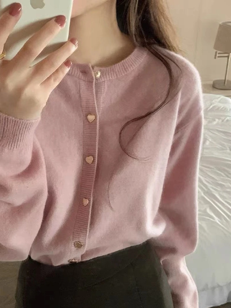 Chic Pink Heart Button Sweater Women's Loose Knitted Cardigan Autumn Winter New Sle Agel Outerwear V-ne Long Sve
Chic Pink Heart Button Sweater Women's Loose Knitted Cardigan Autumn Winter New Sle Agel Outerwear V-ne Long Sve