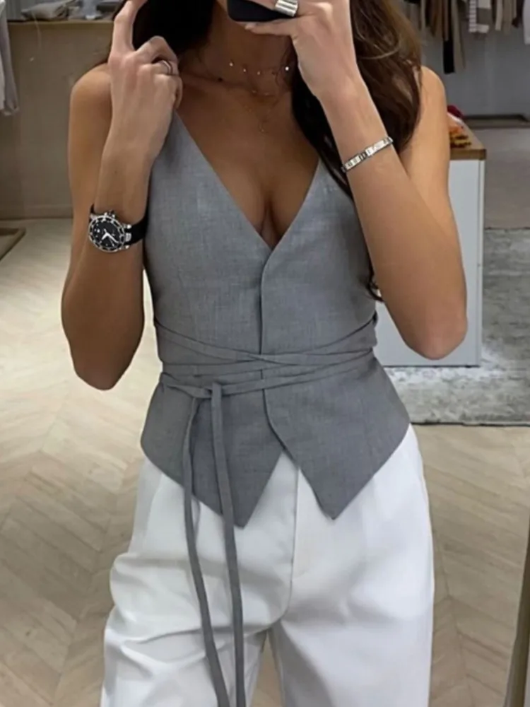 Fashion Sexy Suit Vest Lady Casual V Neck Sleeveless Lace-Up Vests Tops For Women Elegant Office Womens Clothing Summer New 2025
Fashion Sexy Suit Vest Lady Casual V Neck Sleeveless Lace-Up Vests Tops For Women Elegant Office Womens Clothing Summer New 2025