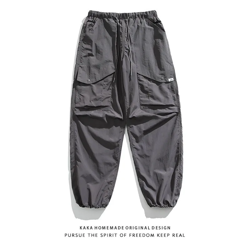 Мужские легкие рабочие брюки для активного отдыха с регулируемыми манжетами, свободного кроя, молодежные повседневные брюки на все сезоны
Мужские легкие рабочие брюки для активного отдыха с регулируемыми манжетами, свободного кроя, молодежные повседневные брюки на все сезоны