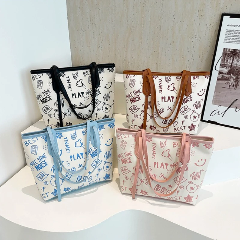 New Cute Cartoon Printed Shoulder Bag, Large Capacity Underarm Bag, Sweet and Artistic Tote Bags, Fashionable Zipper Closure
New Cute Cartoon Printed Shoulder Bag, Large Capacity Underarm Bag, Sweet and Artistic Tote Bags, Fashionable Zipper Closure