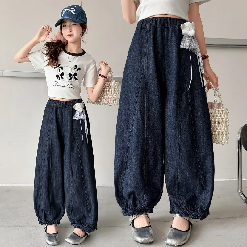 Girls Pants Spring Summer 2026 Casual Loose Cute Bear Decor Elastic Waist Ruffle Hem lantern Trousers Children's Clothing
Girls Pants Spring Summer 2026 Casual Loose Cute Bear Decor Elastic Waist Ruffle Hem lantern Trousers Children's Clothing