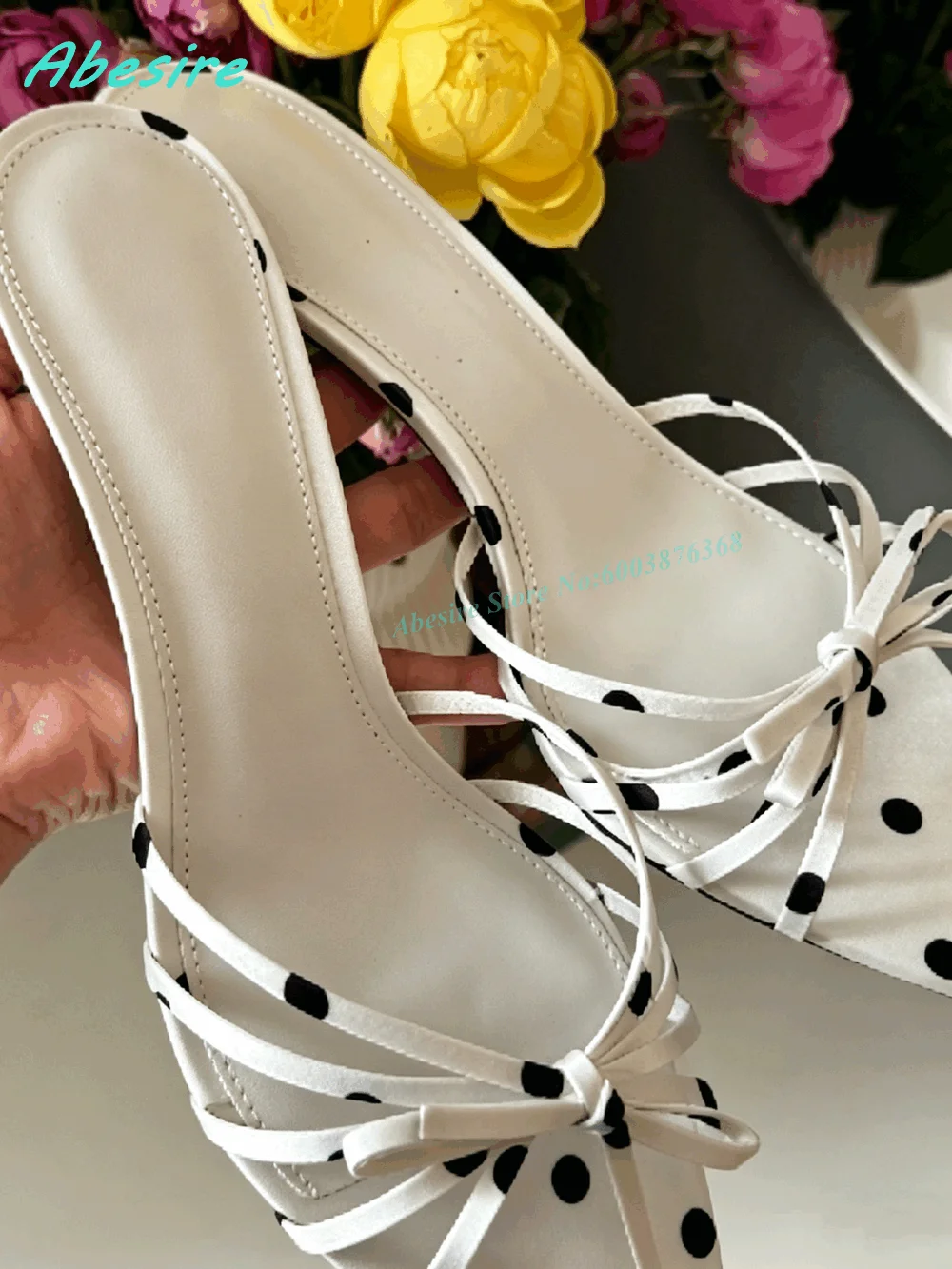 White Polka Dot Bow‑Knot Slippers Pointed‑Toe Open‑Toe Slip‑On Thin Heels Women's Slippers Summer Casual Outside Party Shoes
White Polka Dot Bow‑Knot Slippers Pointed‑Toe Open‑Toe Slip‑On Thin Heels Women's Slippers Summer Casual Outside Party Shoes