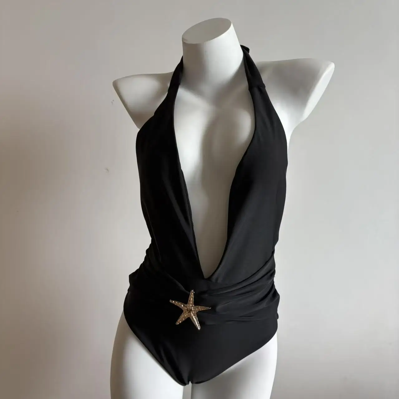 2 Piece Swimsuits for Elegant Women Starfish One Piece Bathing Suits with High Split Skirt Cover ups Sexy Halter Bikini Sets
2 Piece Swimsuits for Elegant Women Starfish One Piece Bathing Suits with High Split Skirt Cover ups Sexy Halter Bikini Sets