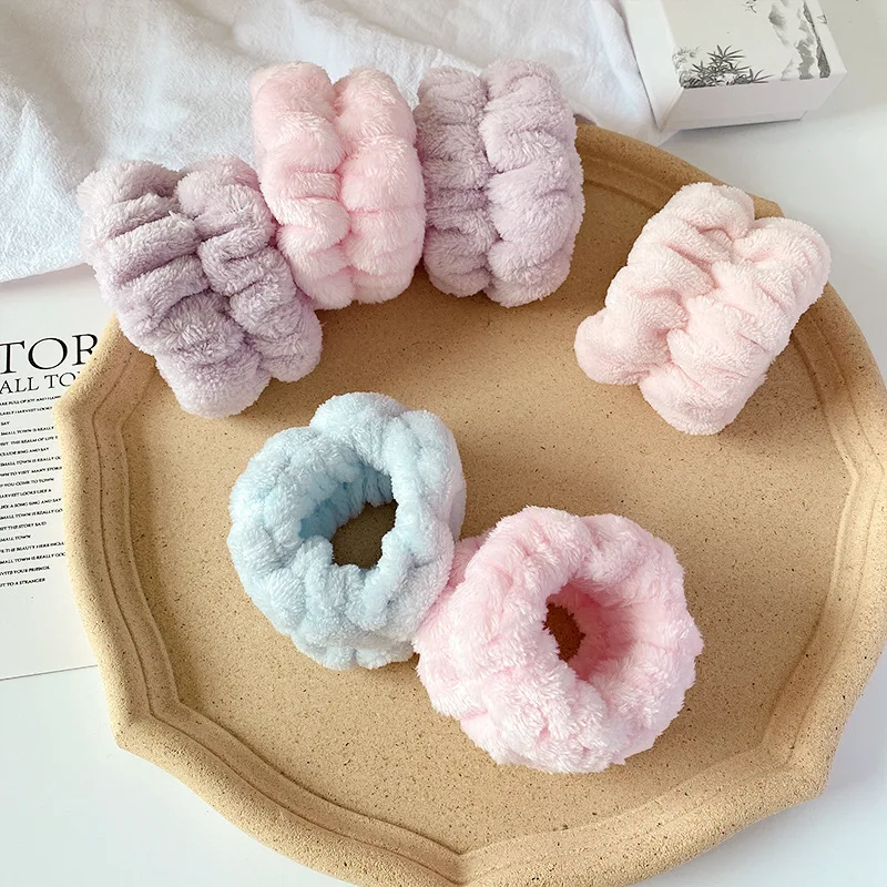 Pure color plush Wrist waterproof hair band Women Wash face and make up wrist strap Headbands Female Fashion Accesories
Pure color plush Wrist waterproof hair band Women Wash face and make up wrist strap Headbands Female Fashion Accesories