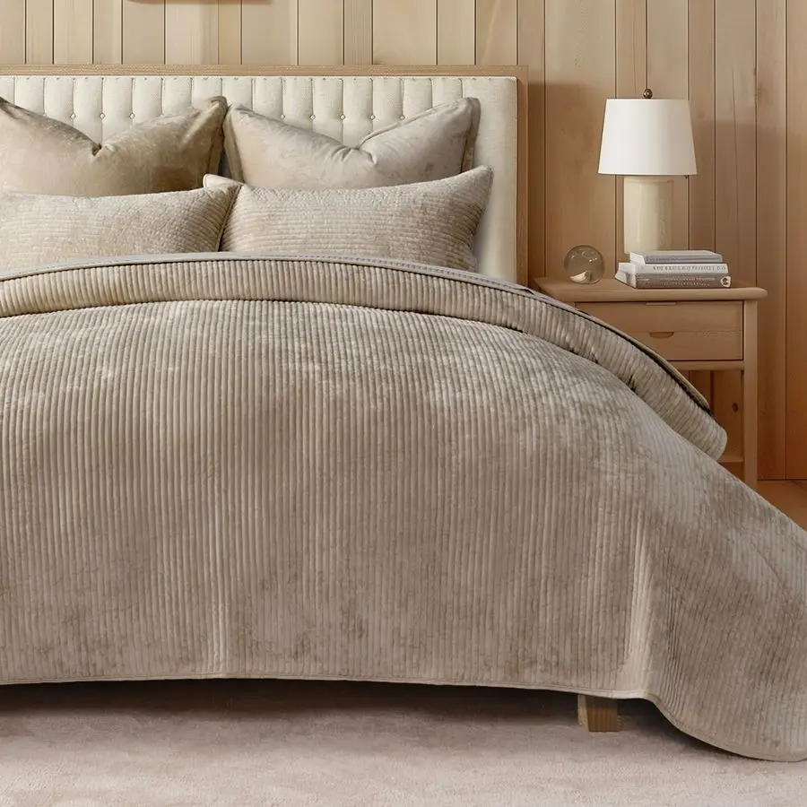Velvet Quilt Set King Size, Luxurious Soft Quilted Bedding Sets, Lightweight Velvet Comforter for All Season, Striped Channel Be
Velvet Quilt Set King Size, Luxurious Soft Quilted Bedding Sets, Lightweight Velvet Comforter for All Season, Striped Channel Be