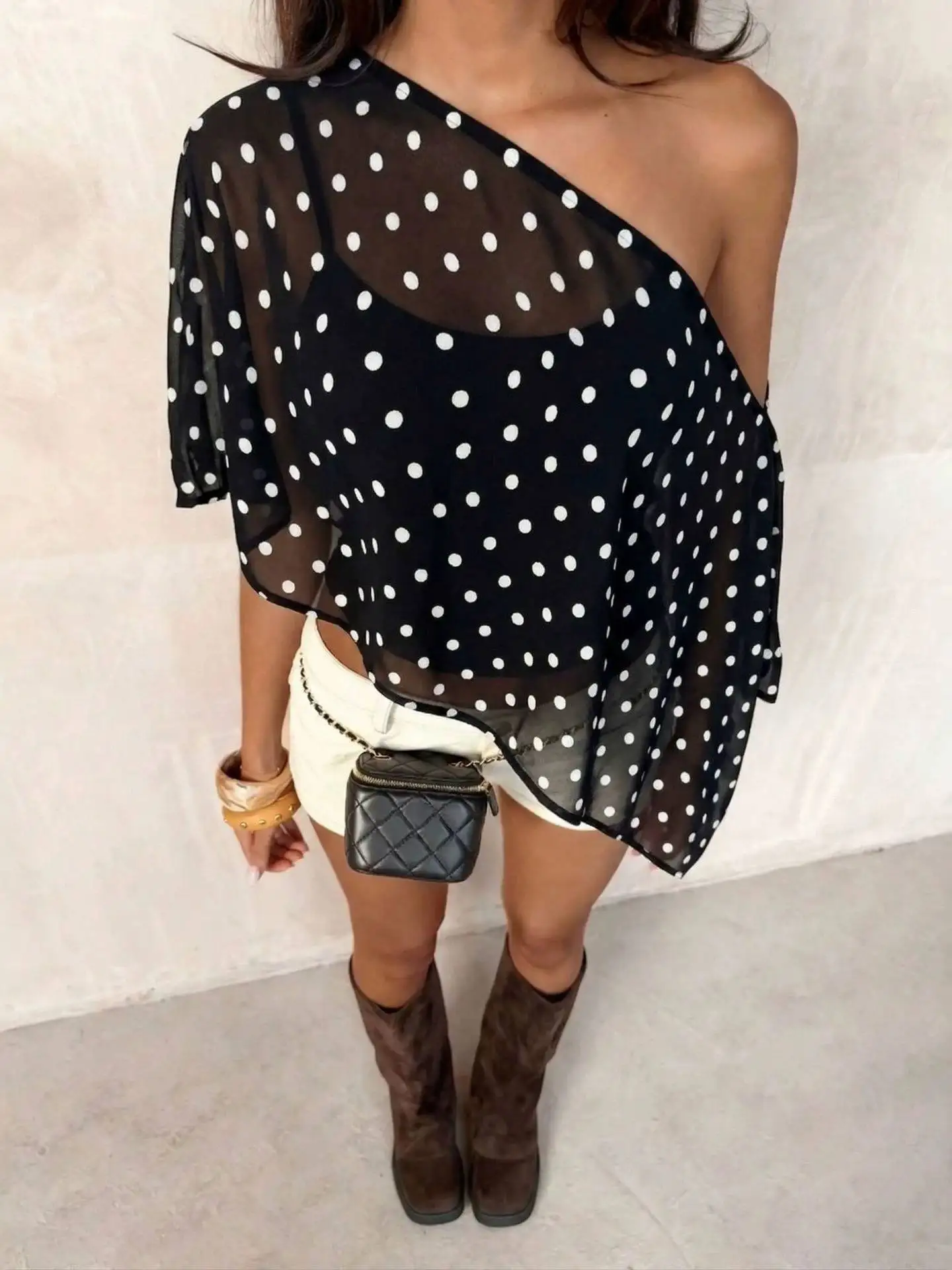 2026 New Lazy Shoulder Bicolor Polka Dot Loose Fit Women's Top Overhead Style Midi Length Lace Collar Batwing Sleeve Cover up
2026 New Lazy Shoulder Bicolor Polka Dot Loose Fit Women's Top Overhead Style Midi Length Lace Collar Batwing Sleeve Cover up
