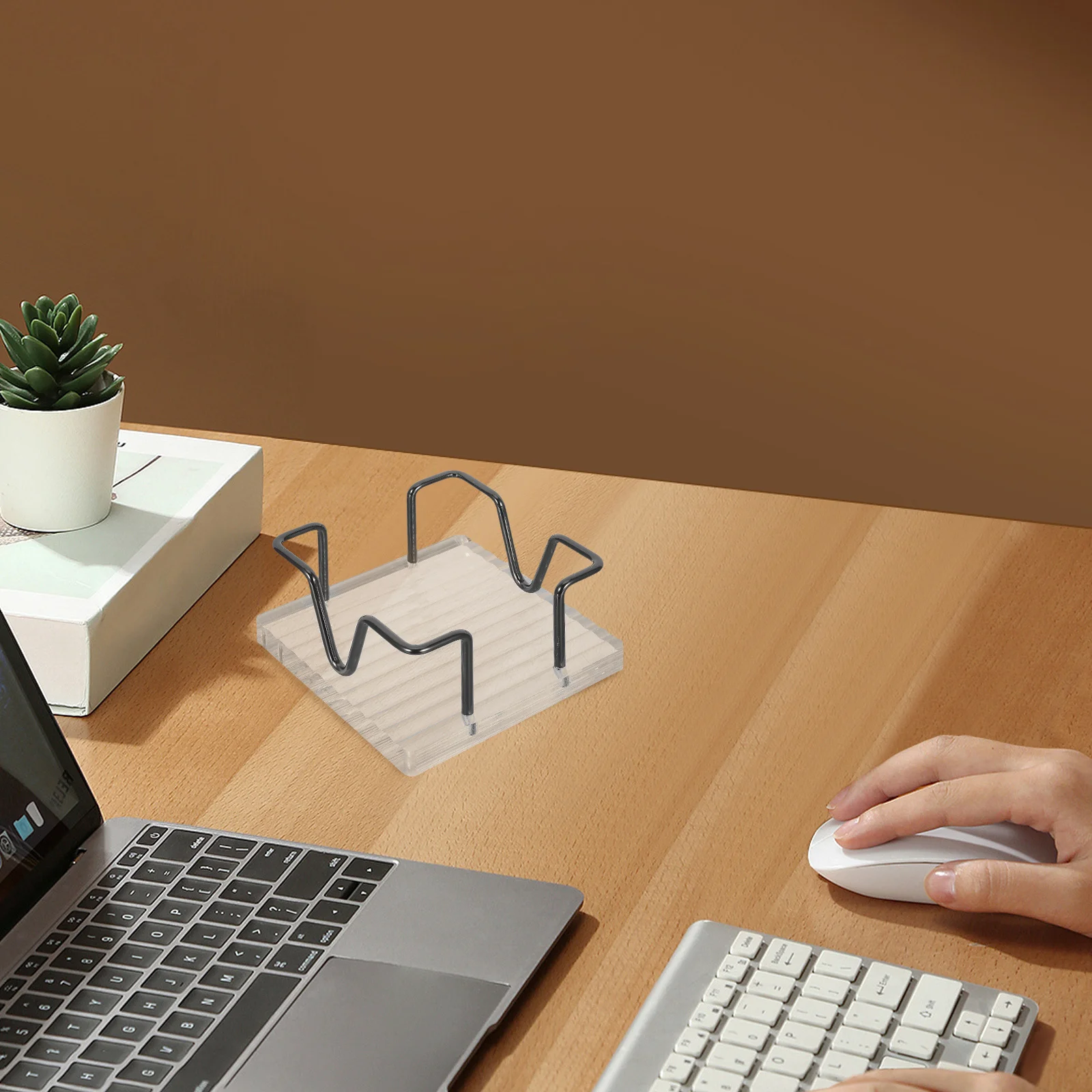 Desktop Memo Pad Dispenser Acrylic Notepad Holder With Metal Wire Stand For Office Organization Note Papers Storage Box Memo Pad
Desktop Memo Pad Dispenser Acrylic Notepad Holder With Metal Wire Stand For Office Organization Note Papers Storage Box Memo Pad