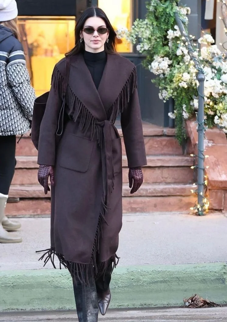 Женское длинное пальто с воротником-шалью, куртка с поясом на талии, средней длины, теплая верхняя одежда, повседневный образ, женская одежда
Женское длинное пальто с воротником-шалью, куртка с поясом на талии, средней длины, теплая верхняя одежда, повседневный образ, женская одежда