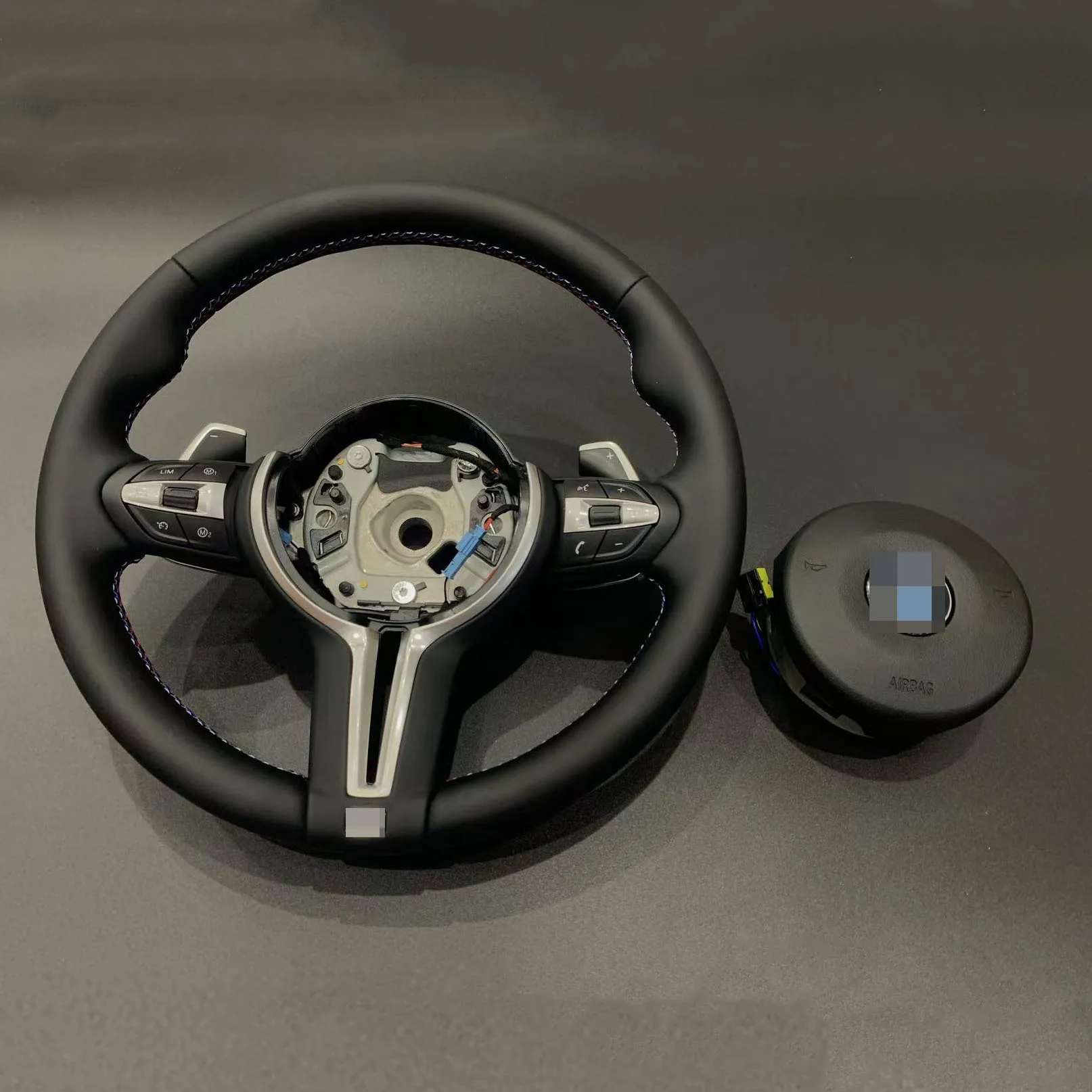 Wholesale Flat Bottom F10 F20 F30 F32 F36 F80 F82 M3 M4 M Sport Leather Sport Interior Steering Wheel for BMW
Wholesale Flat Bottom F10 F20 F30 F32 F36 F80 F82 M3 M4 M Sport Leather Sport Interior Steering Wheel for BMW