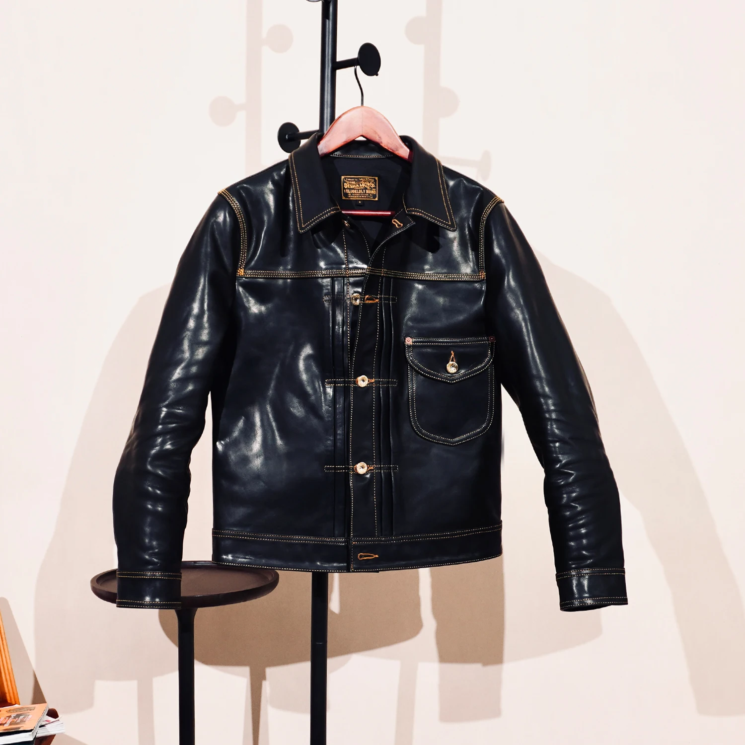 Tailor Brando Full-Grain Vegetable-Tanned Horsehide 506XX American Vintage Classic Genuine Leather Denim Jacket
Tailor Brando Full-Grain Vegetable-Tanned Horsehide 506XX American Vintage Classic Genuine Leather Denim Jacket