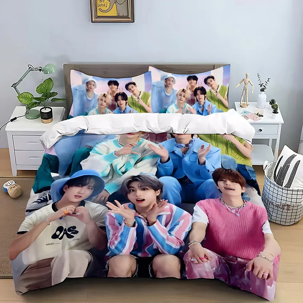 3PCS Single-sided Exquisite Popular KPOP Singer Printed Comforter Bedding Sets Comfortable Bedspreads Comforter Duvet King Gift
3PCS Single-sided Exquisite Popular KPOP Singer Printed Comforter Bedding Sets Comfortable Bedspreads Comforter Duvet King Gift