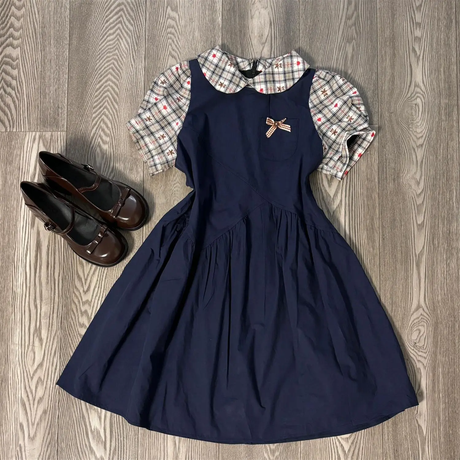 Vintage Plaid Dress Women Retro Schoolgirl Style Oversized Peter Pan Collar Fake Two Piece Dress Kawaii Loose Fit Casual Outfit
Vintage Plaid Dress Women Retro Schoolgirl Style Oversized Peter Pan Collar Fake Two Piece Dress Kawaii Loose Fit Casual Outfit