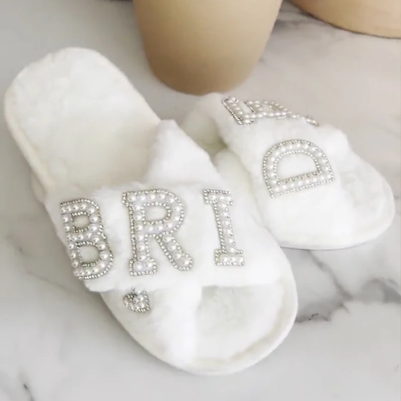 Пушистые тапочки с жемчугом и буквами для невесты, девичник, декор для свадебного душа, помолвка, товары для молодоженов, подарок для невесты
Пушистые тапочки с жемчугом и буквами для невесты, девичник, декор для свадебного душа, помолвка, товары для молодоженов, подарок для невесты