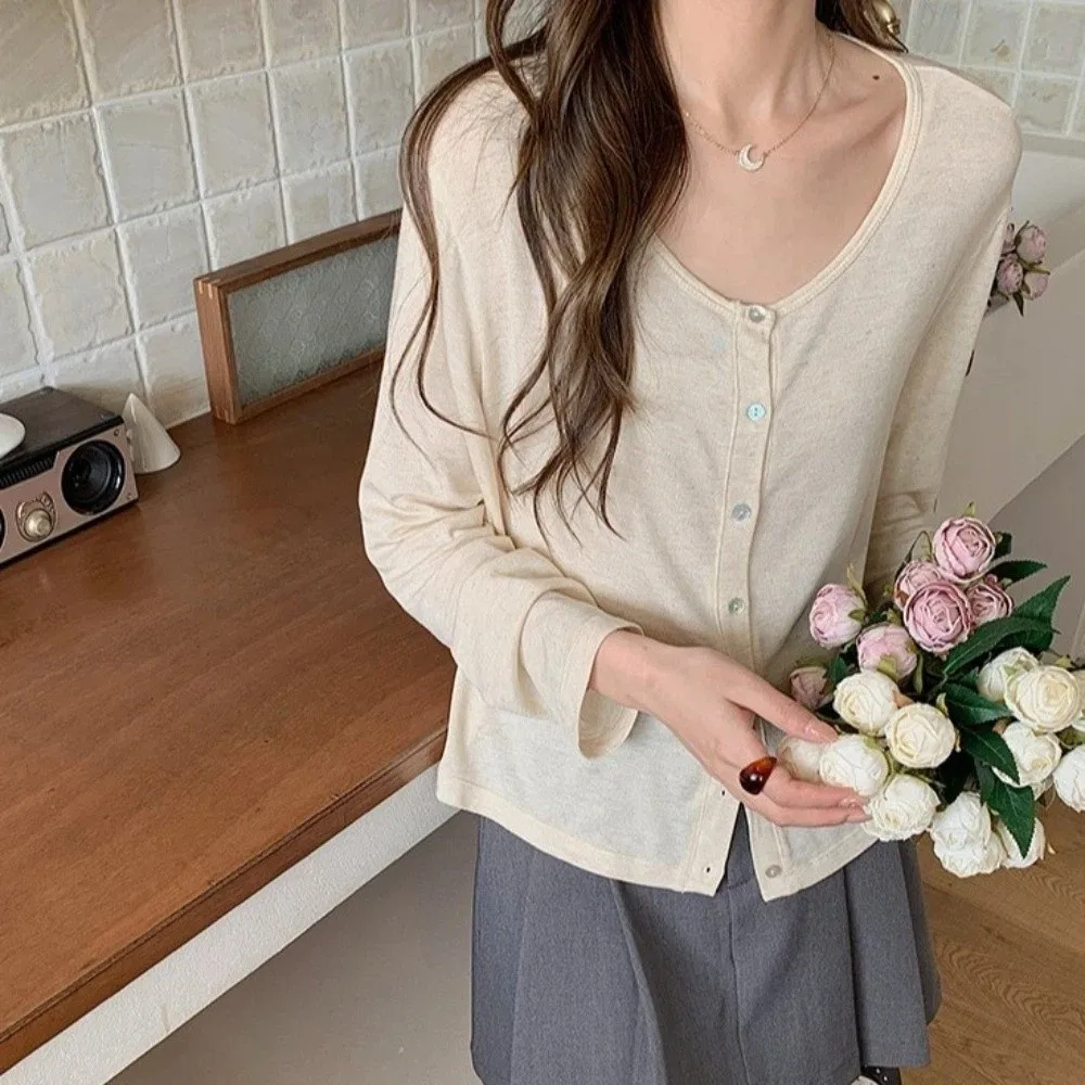 Breathable Lyocell Women's Cardigan V Neck Slim Knitwear Thin Button Cardigan Basic Shirt Stripe Long Sleeve Top Gifts
Breathable Lyocell Women's Cardigan V Neck Slim Knitwear Thin Button Cardigan Basic Shirt Stripe Long Sleeve Top Gifts