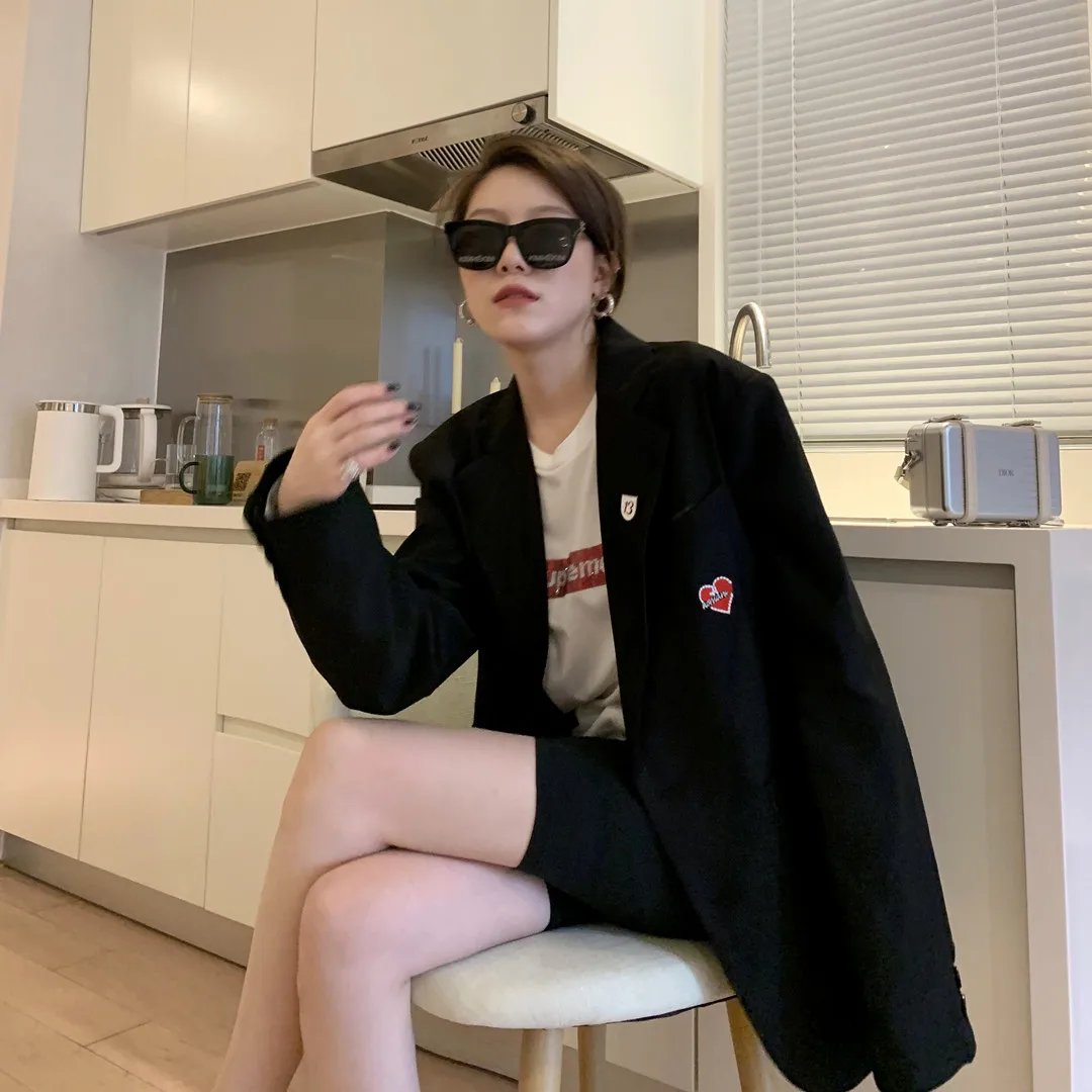 Новая осенняя женская ветровка 2025 года в уличном стиле с вышивкой «Love Letter» от Jennie, средней длины, универсальная, для повседневной носки
Новая осенняя женская ветровка 2025 года в уличном стиле с вышивкой «Love Letter» от Jennie, средней длины, универсальная, для повседневной носки