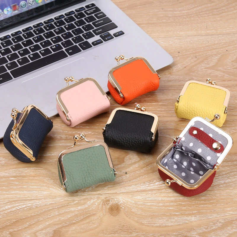 PU Leather Mini Coin Purse, Solid Color Kiss Lock Change Pouch, Casual Style Small Storage Bag For Women
PU Leather Mini Coin Purse, Solid Color Kiss Lock Change Pouch, Casual Style Small Storage Bag For Women