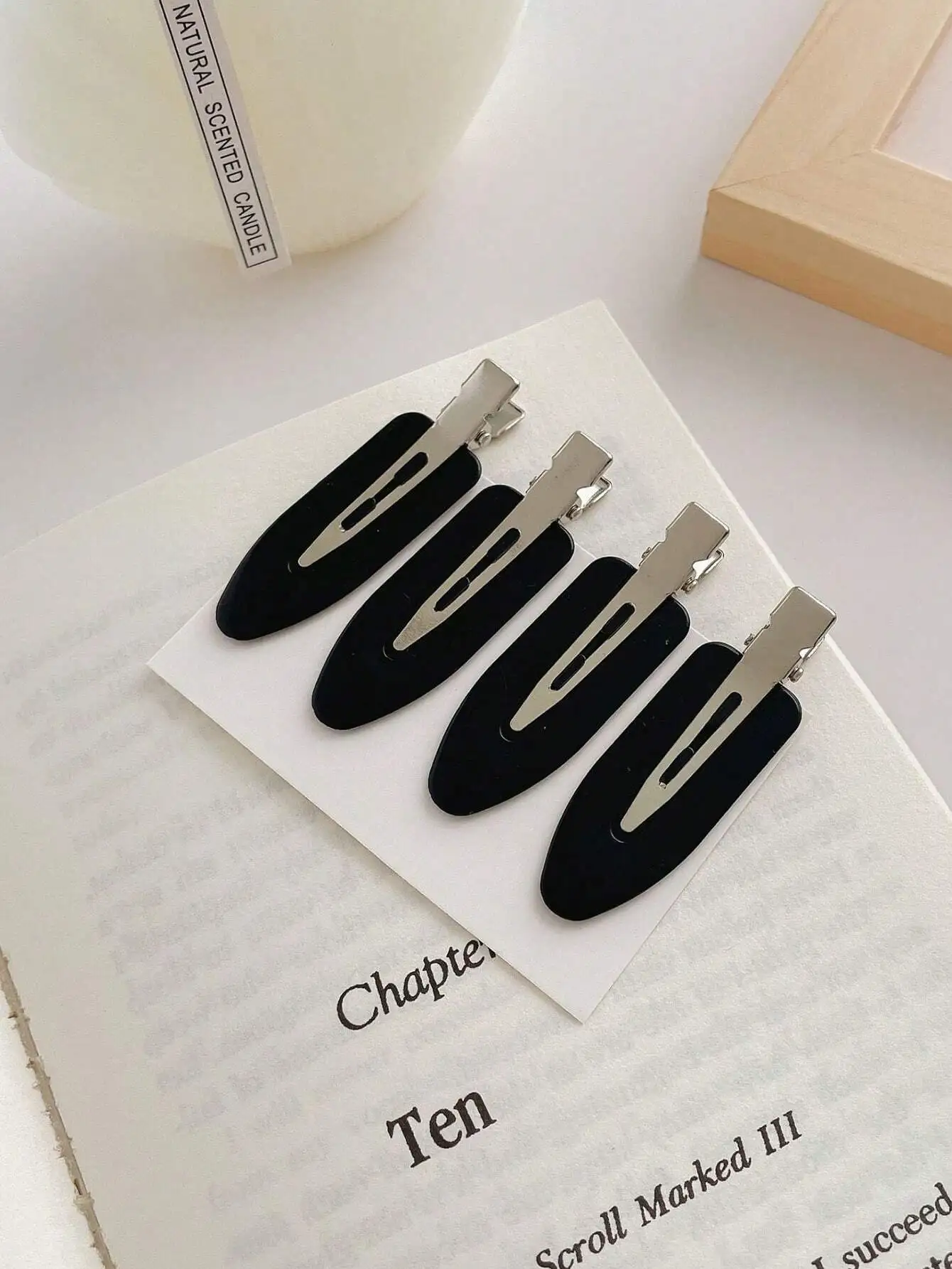 4pcs Black Leaf Shaped No Crease Hair Clips For Bangs, Makeup, Face Washing, Etc. Accessories, Hair Accessories For Women
4pcs Black Leaf Shaped No Crease Hair Clips For Bangs, Makeup, Face Washing, Etc. Accessories, Hair Accessories For Women