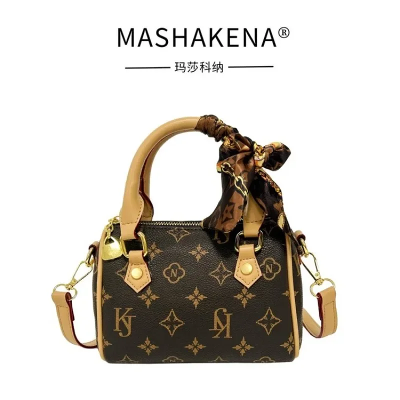 Classic Elegant Designer Paris Diaper Bag Luxury Leather Vintage Tote For Women Minimalist Stylish Shoulder Bag
Classic Elegant Designer Paris Diaper Bag Luxury Leather Vintage Tote For Women Minimalist Stylish Shoulder Bag
