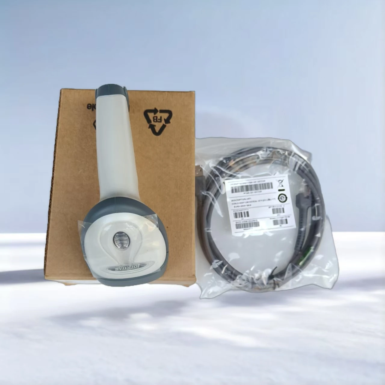 LS2208 1D символ сканирующего пистолета подходит для касиров супермаркетов 
LS2208 1D символ сканирующего пистолета подходит для касиров супермаркетов