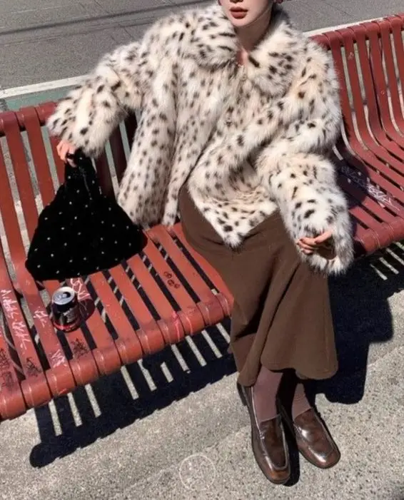 High-end Eco-friendly Fur Women's Winter New Style Retro Leopard Print Gradient Fur Coat with Fur Trim
High-end Eco-friendly Fur Women's Winter New Style Retro Leopard Print Gradient Fur Coat with Fur Trim