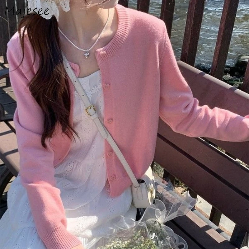 Кардиган женский однотонный однобортный, вязаный шикарный Универсальный простой милый утепленный праздничный модный в Корейском стиле для отдыха на осень
Кардиган женский однотонный однобортный, вязаный шикарный Универсальный простой милый утепленный праздничный модный в Корейском стиле для отдыха на осень