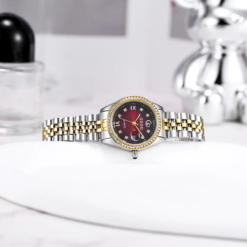 New Model Small Gold Watch With Simple Steel Band, Cherry Red Dial, Women'S High-End Watch, Fashionable Quartz Wristwatch.
New Model Small Gold Watch With Simple Steel Band, Cherry Red Dial, Women'S High-End Watch, Fashionable Quartz Wristwatch.