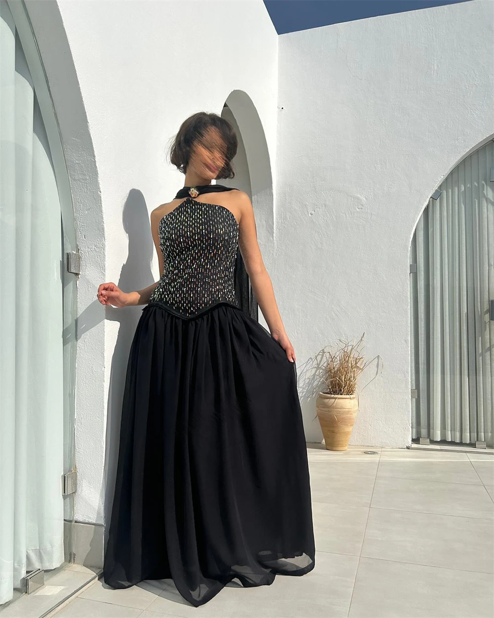 Customized Elegant Black Chiffon Evening Dress Exquisite Crystal Halter Sleeveless Draped Girdling Sweep Train Vestido De Noche
Customized Elegant Black Chiffon Evening Dress Exquisite Crystal Halter Sleeveless Draped Girdling Sweep Train Vestido De Noche