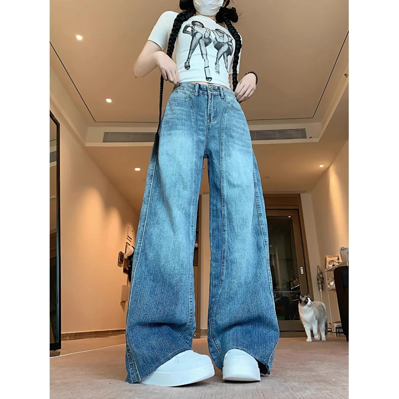 Свободные широкие брюки с высокой талией в американском стиле ретро для женщин весной и осенью, новые утягивающие прямые джинсы
Свободные широкие брюки с высокой талией в американском стиле ретро для женщин весной и осенью, новые утягивающие прямые джинсы