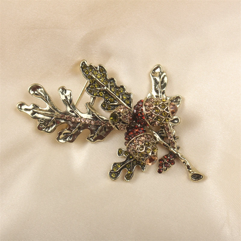 Exquisite Women Rhinestone Hazelnuts Brooches Fashion Metal Enamel Corsage Retro Plants Pins Luxury Party Badges
Exquisite Women Rhinestone Hazelnuts Brooches Fashion Metal Enamel Corsage Retro Plants Pins Luxury Party Badges